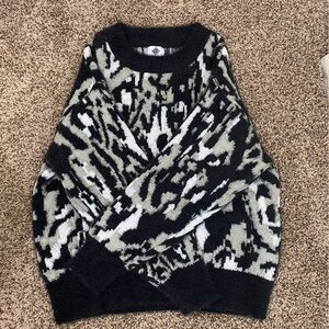 Black and Gray Crew Neck Sweater with Abstract Pattern‎